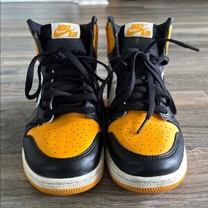 Nike High-Top Sneakers Black, Yellow and White.